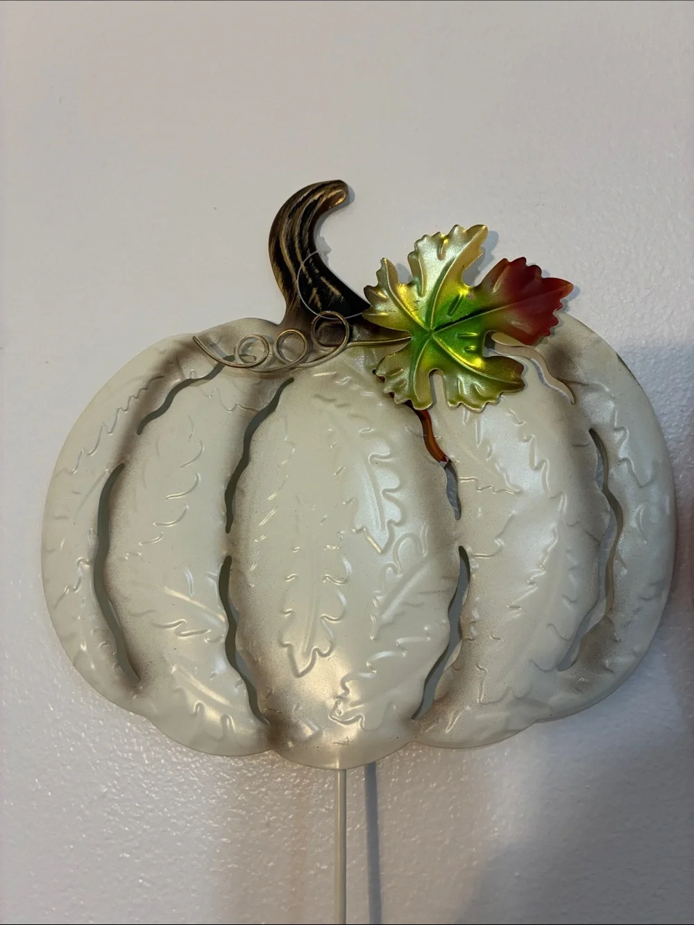 NWT- Set of 3- Embossed Leaf Design- Metal Pumpkin Yard Stakes